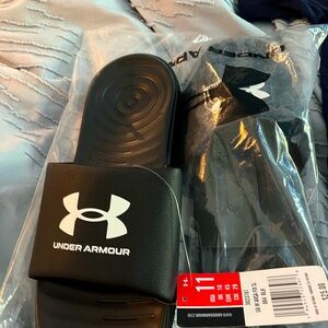 Men’s black slides size 11